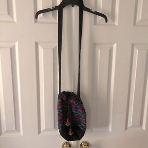 Las Manos hand woven purse